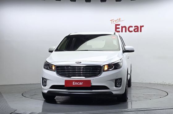 Kia Carnival 11-seater Luxury — пробег 36 007 км — фото 3 из 5