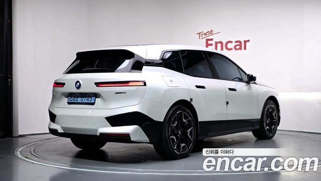BMW iX из Кореи Encar