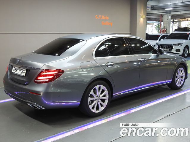 Mercedes-Benz E-Class из Кореи Encar