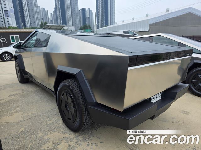 Tesla Cybertruck AWD — пробег 3 250 км — фото 4 из 5