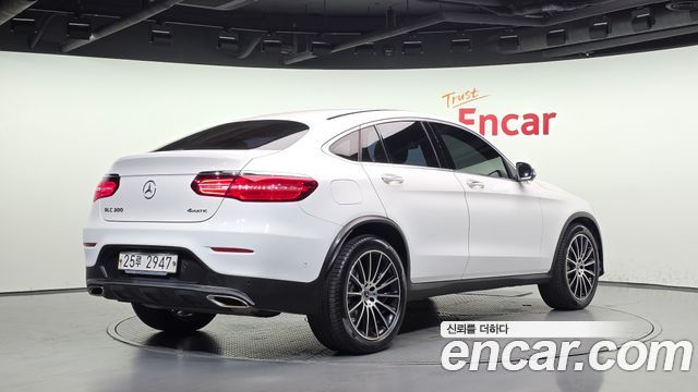 Mercedes-Benz GLC-Class GLC300 4MATIC AMG Line Coupe — пробег 146 875 км — фото 2 из 5