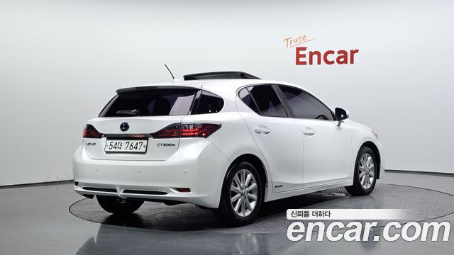 Lexus CT200h 1.8 Compact Trendy ZWA10 — пробег 99 796 км — фото 2 из 5