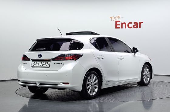 Lexus CT200h 1.8 Compact Trendy ZWA10 — пробег 99 796 км — фото 2 из 5
