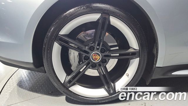 Porsche Taycan из Кореи Encar