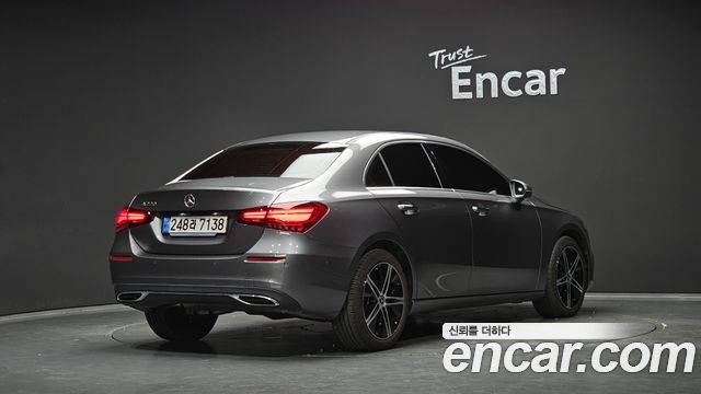 Mercedes-Benz A-Class A220 Sedan — пробег 12 047 км — фото 2 из 5