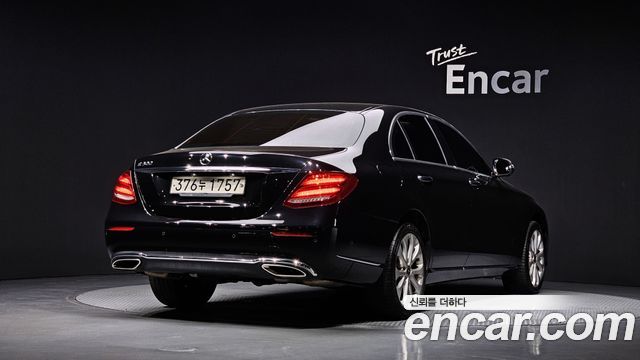 Mercedes-Benz E-Class из Кореи Encar