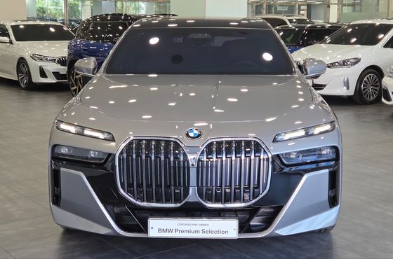 BMW 7-Series 740i xDrive M Sport — пробег 9 253 км — фото 3 из 5