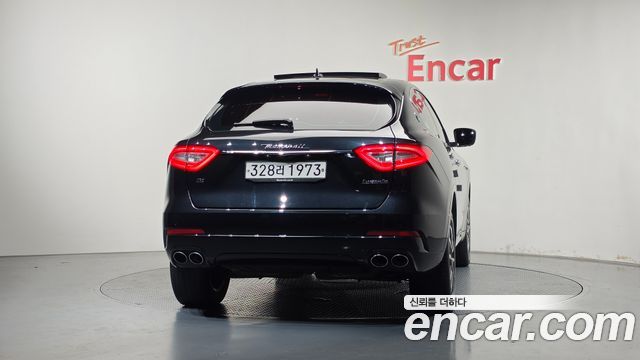 Maserati Levante из Кореи Encar