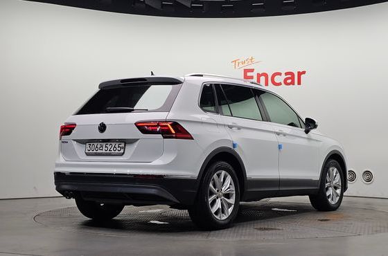 Volkswagen Tiguan 2.0 TDI Premium — пробег 117 862 км — фото 2 из 5