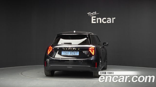 Mini Cooper SE Favoured — пробег 38 097 км — фото 4 из 5