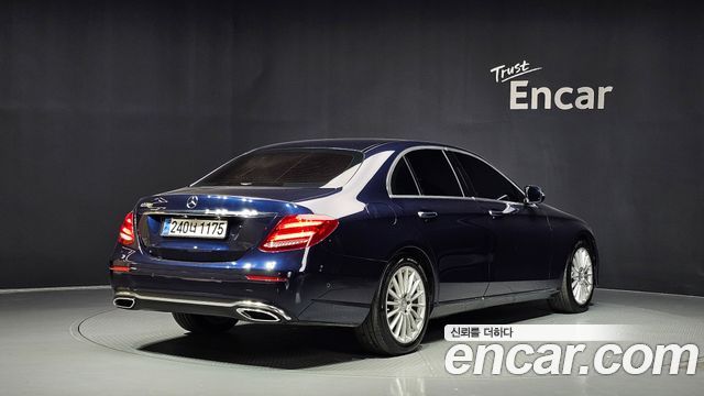 Mercedes-Benz E-Class из Кореи Encar