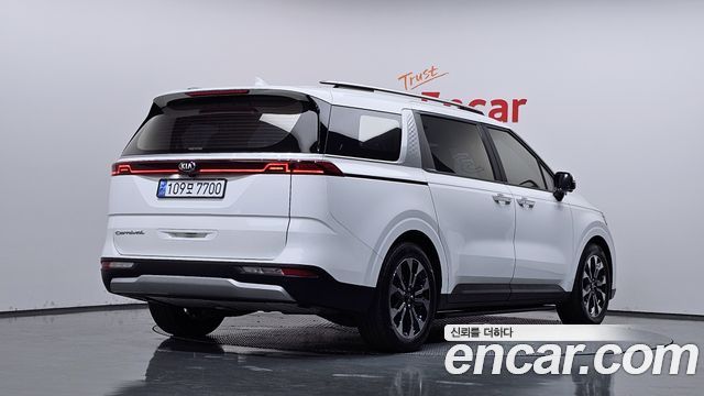 Kia Carnival из Кореи Encar