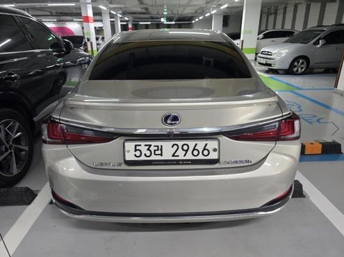 Lexus ES Luxury Plus — пробег 131 375 км — фото 3 из 5