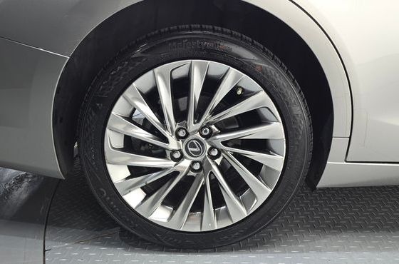 Lexus ES Luxury Plus — пробег 87 677 км — фото 5 из 5