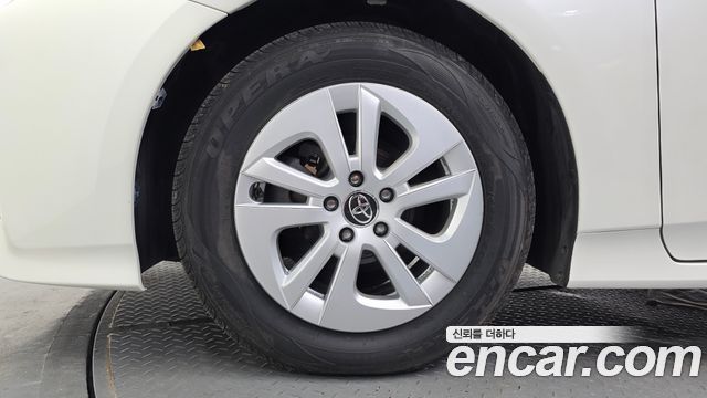 Toyota Prius 1.8 E — пробег 127 797 км — фото 5 из 5