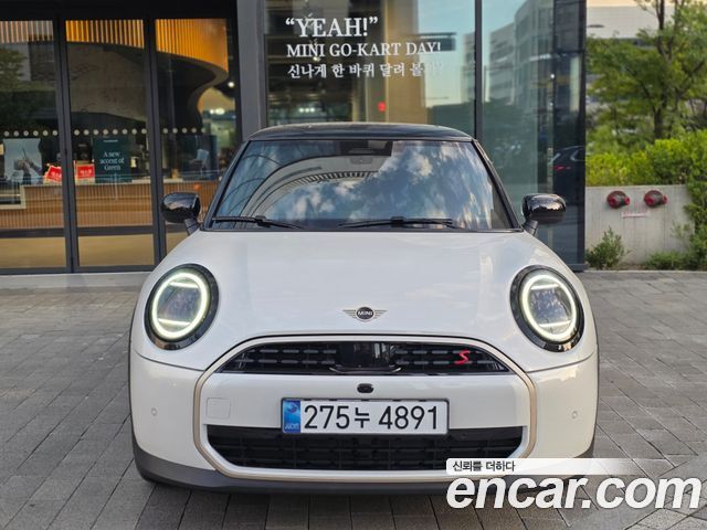 Mini Cooper Favoured — пробег 430 км — фото 1 из 5
