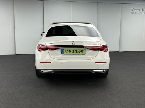 Mercedes-Benz E-Class E350e 4MATIC — пробег 4 972 км — фото 4 из 5