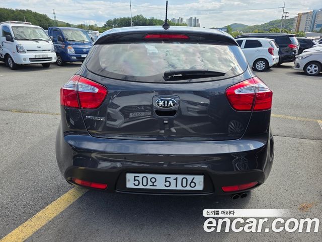 Kia pride 1.6 GDI Hatchback Luxury — пробег 57 437 км — фото 4 из 5