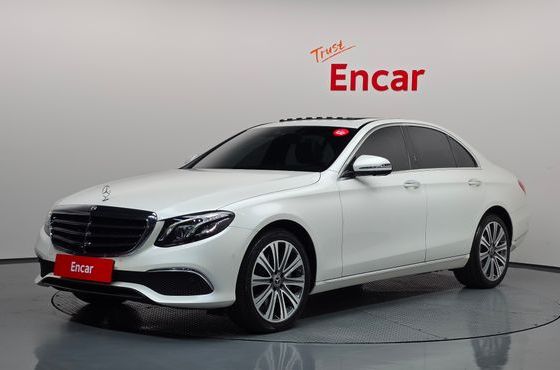 Mercedes-Benz E-Class E300 Exclusive — пробег 55 592 км — фото 1 из 5