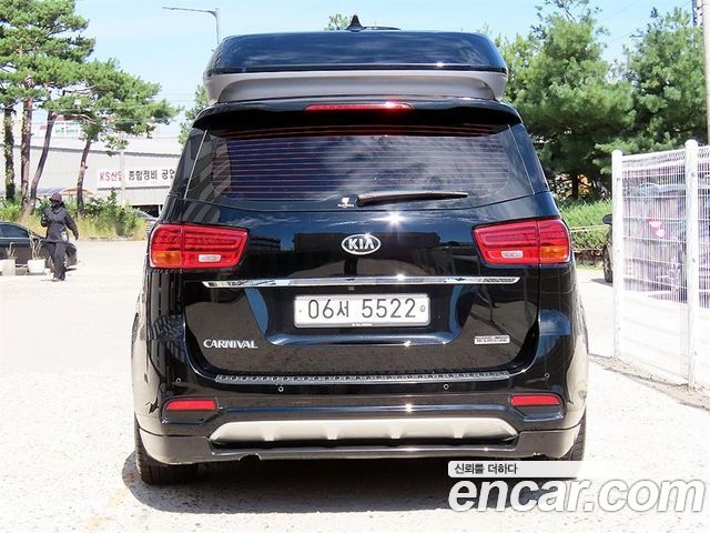 Kia Carnival Gasoline 9-Seater Hi-Limousine Noblesse Special — пробег 190 728 км — фото 4 из 5
