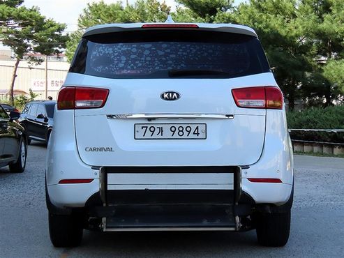 Kia Carnival 6-seater Wheelchair lift — пробег 183 373 км — фото 4 из 5