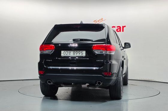 Jeep Cherokee 3.6 Limited WK2 — пробег 77 296 км — фото 4 из 5