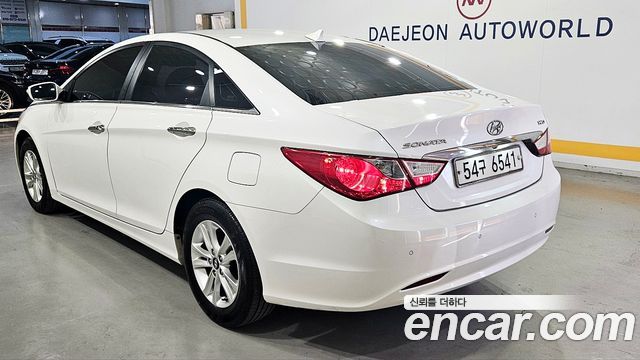 Hyundai Sonata LPi Top — пробег 230 665 км — фото 4 из 5