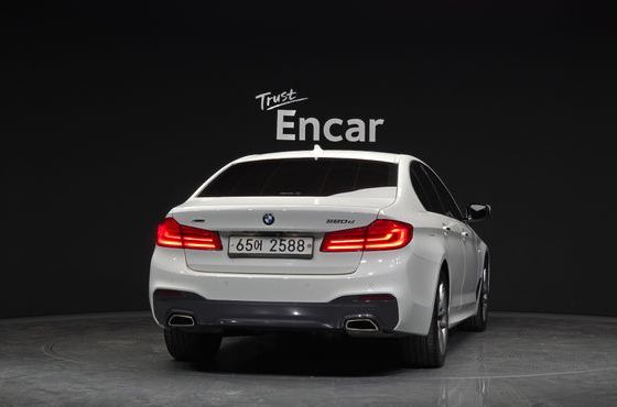 BMW 5-Series 520d xDrive M Sport Package Plus — пробег 103 690 км — фото 4 из 5