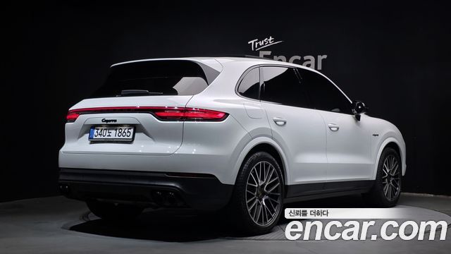 Porsche Cayenne 3.0 E-Hybrid — пробег 60 737 км — фото 2 из 5