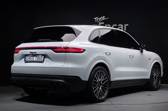 Porsche Cayenne 3.0 E-Hybrid — пробег 60 737 км — фото 2 из 5