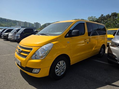 Hyundai Starex 12-Seater Wagon Smart — пробег 70 326 км — фото 1 из 5