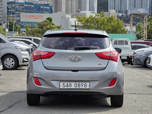 Hyundai i30 2.0 Younique — пробег 104 571 км — фото 4 из 5