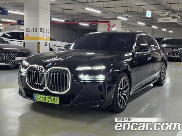 BMW 7-Series 740i xDrive M Sport — пробег 40 000 км — фото 1 из 5
