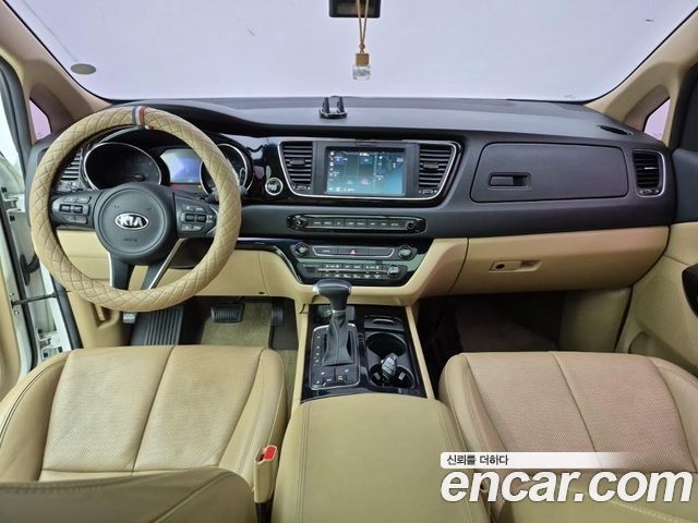 Kia Carnival из Кореи Encar