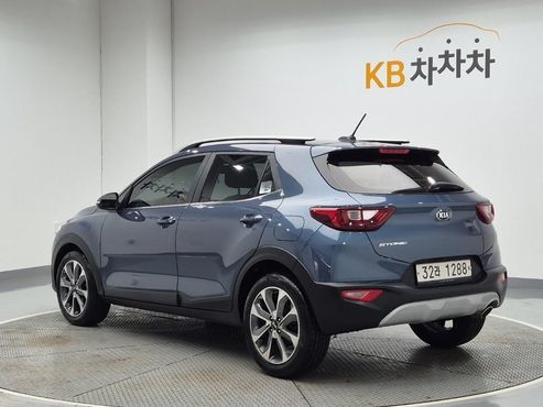 Kia Stonic Diesel 1.6 Trendy — пробег 130 199 км — фото 2 из 5