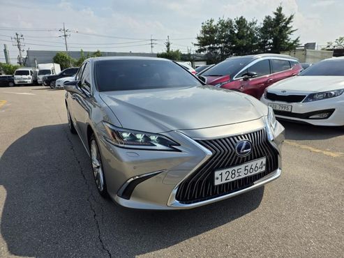 Lexus ES Executive — пробег 67 492 км — фото 1 из 5