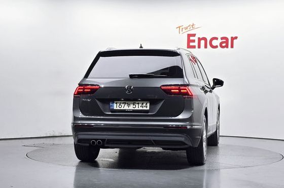 Volkswagen Tiguan 2.0 TDI Premium — пробег 111 776 км — фото 4 из 5
