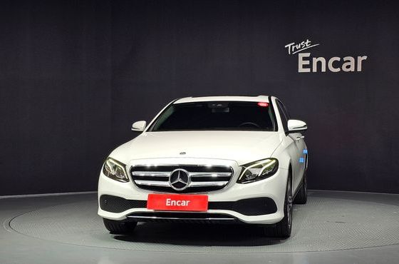 Mercedes-Benz E-Class E220d Avantgarde — пробег 110 991 км — фото 3 из 5