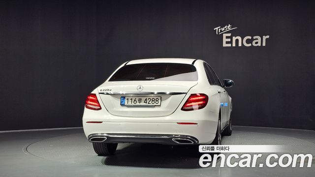 Mercedes-Benz E-Class из Кореи Encar