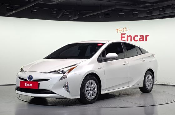 Toyota Prius 1.8 E — пробег 121 402 км — фото 1 из 5
