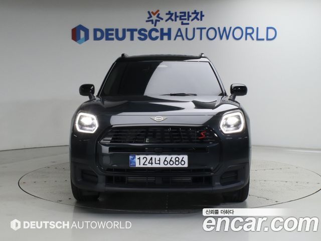 Mini Countryman ALL4 Dealer Tailored Edition — пробег 777 км — фото 3 из 5
