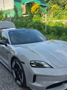 Porsche Taycan 4S — пробег 4 700 км — фото 2 из 5