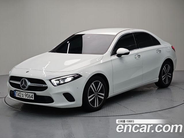 Mercedes-Benz A-Class A200d Sedan — пробег 30 874 км — фото 1 из 5