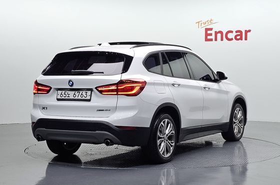 BMW X1 xDrive 18d Joy — пробег 136 526 км — фото 2 из 5