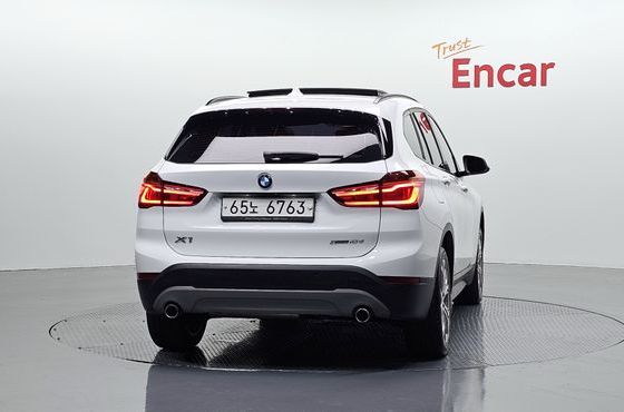BMW X1 xDrive 18d Joy — пробег 136 526 км — фото 4 из 5