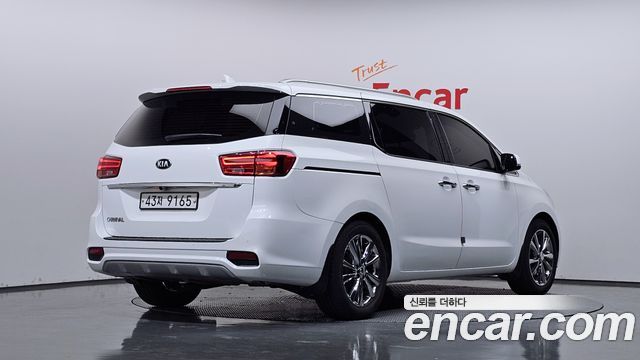 Kia Carnival из Кореи Encar