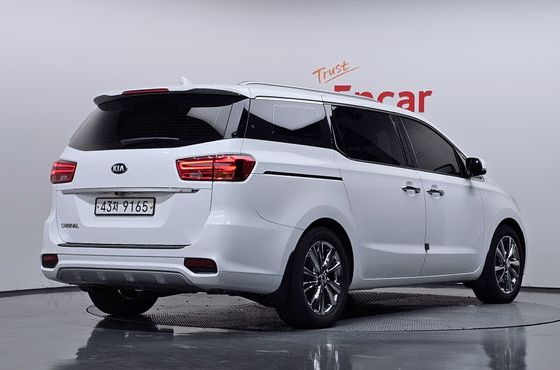 Kia Carnival 9-Seater Prstige — пробег 133 387 км — фото 2 из 5