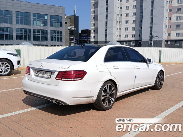 Mercedes-Benz E-Class E250 BlueTec 4MATIC AV — пробег 227 000 км — фото 4 из 5