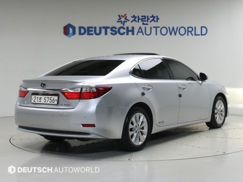 Lexus ES Supreme XV60 — пробег 96 668 км — фото 2 из 5