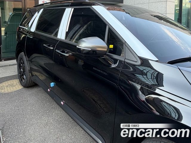 Kia Carnival Hev 9 Seater X Line — пробег 4 600 км — фото 4 из 5